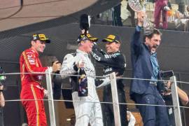 En el Gran Premio de Abu Dabi, Charles Leclerc subió al podio en el tercer lugar, pero la sorpresa llegó cuando Brad Pitt, interpretando a “Sonny Hayes”.