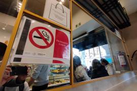 Establecimientos deberán contar con señalización que indique que “está prohibido fumar, consumir o tener encendido cualquier producto de tabaco o de nicotina”.