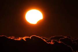 El alojamiento en los pequeños pueblos y aldeas situados en la trayectoria del eclipse, así como los observatorios improvisados instalados por aficionados locales, llevan meses reservados.