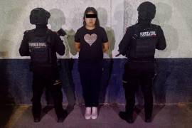 La mujer fue detenida en un operativo realizado en la colonia Paseo de Capellanía, en García, Nuevo León.