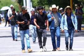 Estudiantes expresan su descontento ante la falta de consideración en la toma de decisiones que los afecta.