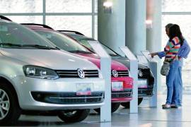 El INEGI destacó que las alzas de precios en los autos comienzan a desacelerar, lo que explica el crecimiento en las ventas.
