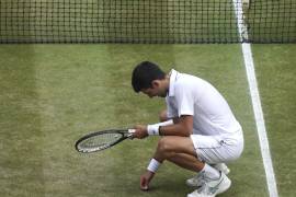 La razón por la que Djokovic celebró comiendo pasto en Wimbledon