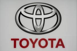 Toyota Motor Corp. anunció que un trabajo regular de mantenimiento del sistema fue la causa de una falla del sistema en los servidores que detuvo temporalmente la producción de vehículos en las 14 plantas de Japón.