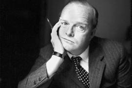 Subastan las cenizas del escritor Truman Capote