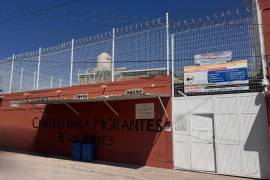 Las instalaciones del centro fueron mejoradas con nuevas áreas infantiles, sistemas de aire acondicionado y espacios de almacenamiento para fortalecer la atención a familias migrantes.