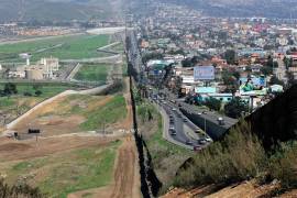 Dinero para construir muro con México ya está autorizado: Congreso EU