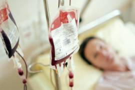 Investigadores británicos realizaron un transfusión por primera vez de sangre cultivada en un laboratorio a voluntarios sanos.