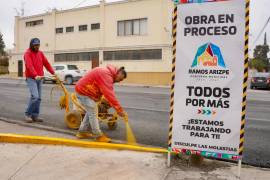 Las mejoras al bulevar Manuel Acuña incluyeron la pintura de camellones y cunetas.