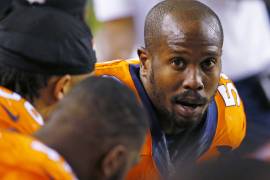 Von Miller cerca de romper récord de salarios en la NFL