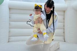 Cazzu reveló que desde hace más de un año busca que Christian Nodal firme el permiso para que su hija Inti pueda viajar con ella en su gira.