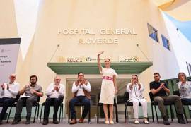 Claudia Sheinbaum, presidenta de México, durante su el acto protocolario de la inauguración de la Torre del Hospital General IMSS-Bienestar en la entidad. La acompañan: David Kershenobich, secretario de Salud; Ricardo Gallardo, gobernador de San Luis Potosí; y Rosa Icela Rodríguez, secretaria de Gobernación.