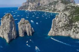 Estos cambios se producen mientras Capri se prepara para otra temporada de viajes de verano con un gran volumen de visitantes.