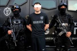 El joven, de 21 años y originario de Los Ángeles, era buscado además por descarga de arma de fuego y delitos contra la salud.