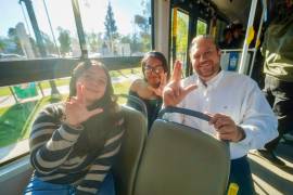 El programa beneficia a estudiantes, trabajadores y familias de todo el municipio, destacó el Alcalde.