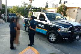 Personal de Justicia Cívica interviene en conflictos vecinales para buscar acuerdos y evitar que las disputas escalen.