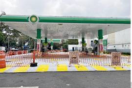 En Avenida Taxqueña 4250, en CDMX, está una de las gasolineras que cuentan con permiso pero quedaron abandonadas.