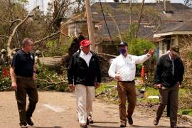 Visita Trump Luisiana y Texas tras paso del huracán Laura: ‘Fue una tormenta muy, muy poderosa’