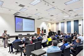 La Asociación de Transportistas de Carga de Nuevo Laredo ha impulsado capacitaciones y clases en inglés entre sus agremiados.