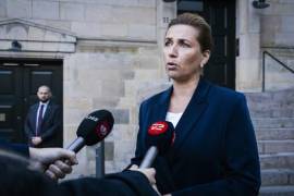 La primera ministra danesa, Mette Frederiksen, dijo que el incidente estaba relacionado con la serie de incursiones con drones rusos y ataques cibernéticos en toda Europa.