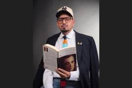Humberto Vázquez Galindo, egresado de Letras Españolas de la UAdeC, obtuvo reconocimientos por su trabajo literario y periodístico.