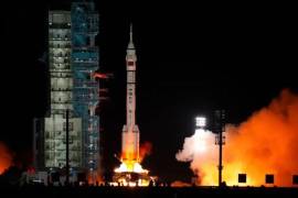 La nave espacial tripulada Shenzhou-21, a bordo de un cohete portador Larga Marcha-2F, despegó del Centro de Lanzamiento de Satélites de Jiuquan, en el noroeste de China, el 31 de octubre de 2025.
