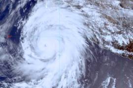 Hilary se mantiene como #Huracán categoría 4, a 525 km al sur-suroeste de Cabo San Lucas, Baja California Sur.