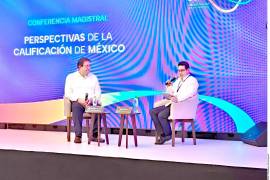 “No va a bajarlo al 3 por ciento porque bajar el déficit de 6 a 3 por ciento (del PIB) implicaría una megarrecesión y frenar la economía”, aseveró Víctor Manuel Herrera (izq.), presidente del Comité Nacional de Estudios Económicos del IMEF.