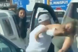 César ‘N’ permanece detenido luego de ser señalado como presunto responsable de agredir físicamente a dos mujeres durante la Cabalgata de Sabinas.