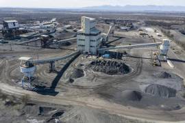 A decir de quienes trabajan en el rescate de los restos de mineros, poco se apoya en material y tecnología.