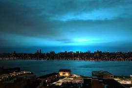 'El fin del mundo': redes sociales reaccionan a extrañas luces en Nueva York