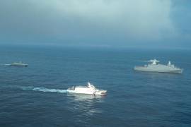 TAIPÉI (TAIWÁN), 13/08/2026.- Las fuerzas armadas de Taiwán realizaron unas maniobras de contrabloqueo marítimo en aguas al este de la isla, en las que simularon la escolta de un buque mercante que transportaba suministros importantes, en medio de la creciente presión china sobre esas aguas, informaron este jueves fuentes oficiales. EFE/Administración de la Guardia Costera de Taiwán/SOLO USO EDITORIAL/SOLO DISPONIBLE PARA ILUSTRAR LA NOTICIA QUE ACOMPAÑA (CRÉDITO OBLIGATORIO)