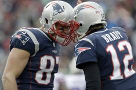 ¡Estarían juntos! Gronkowski saldría del retiro para jugar con Brady en Tampa Bay