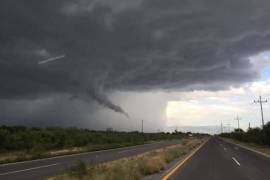 Vórtices de tornado y lluvias afectan la región norte de Coahuila