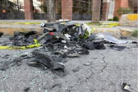 La motocicleta Kawasaki Ninja en la que viajaba José Eliseo, quedó completamente deshecha.