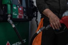 El litro de gasolina regular o Magna se vendió en promedio a 23.91 pesos, la Premium a 25.48 pesos y el diesel a 25.58 pesos, los valores más altos jamás registrados en el país