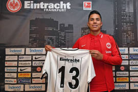 Salcedo fue presentado en el Eintracht