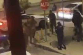 Elementos de la policía municipal y paramédicos acudieron de inmediato al sitio y trasladaron al estudiante al Hospital Central “Dr. Ignacio Morones Prieto”, donde falleció minutos después