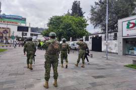 Fuerzas policiales rodearon anoche la embajada de México en esta capital
