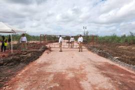 Personal que resguarda la mina El Pinabete evitó el ingreso de medios de comunicación durante la mañana del 5 de septiembre..
