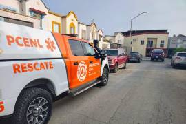 La imprudencia de un hombre que estaba fumando y manipulando un tanque de gas dejó un saldo de tres lesionados, en Monterrey, Nuevo León.