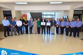 Representantes del Tecnológico de Piedras Negras y del Tecnológico Superior de Ciudad Acuña firmaron un convenio de colaboración.
