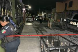 La madre del joven realizó el reporte al sistema de emergencias 911 luego de encontrarlo en la cochera.
