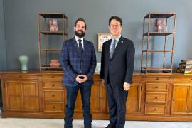 Marcelo Valdés Quintanilla, sostuvo una reunión de trabajo con el embajador de la República de Corea en México, Jooil Lee.