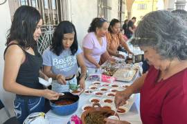 La actividad reunió a decenas de participantes para preservar recetas típicas de la temporada.