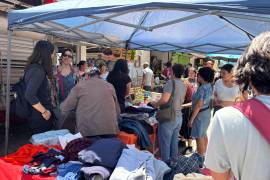Integrantes de diversos colectivos denunciaron el retiro de un intercambio solidario destinado a reunir alimentos para la Casa del Migrante.