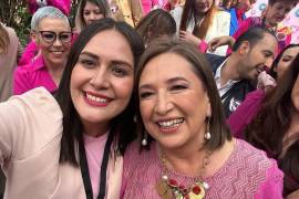 Al recibir su constancia en el PRI, Gálvez negó que estas pugnas debiliten a la coalición opositora.