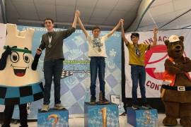 Los resultados por categoría dejaron en claro el nivel de habilidad de los jóvenes ajedrecistas, quienes siguen luchando por los premios de la liga.