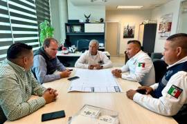 Personal de Obras Públicas y Tránsito supervisa las adecuaciones viales en la zona de trabajos.