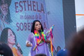 La aspirante atribuyó el hecho a un simpatizante, ofreció disculpas a las familias buscadoras y ordenó retirar la propaganda colocada sobre las fichas.